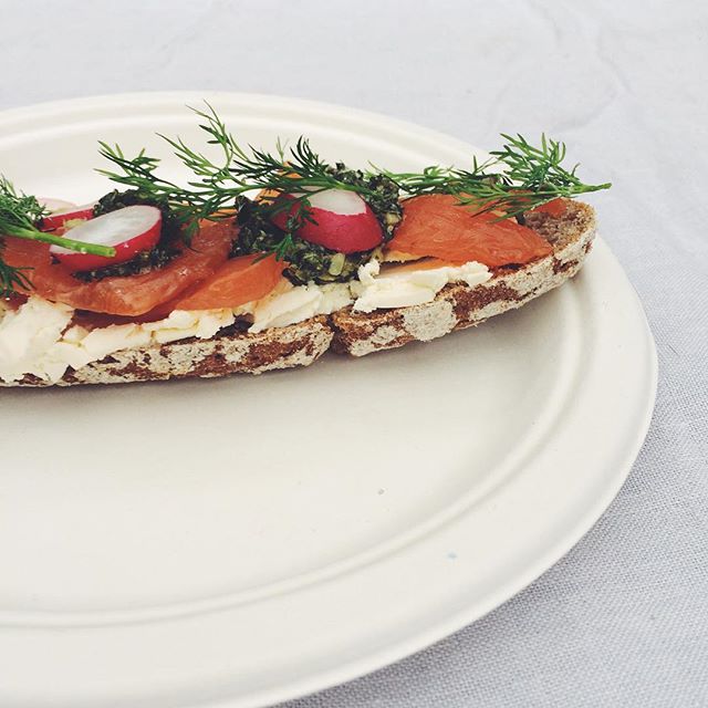 Cured salmon, cream cheese, green sauce, radish & dill on rye @altymarket #trove #troveataltymarket #sundaysareforsandwiches